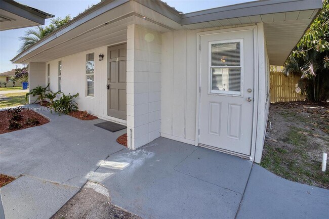 Building Photo - 101 Jasmine Ct