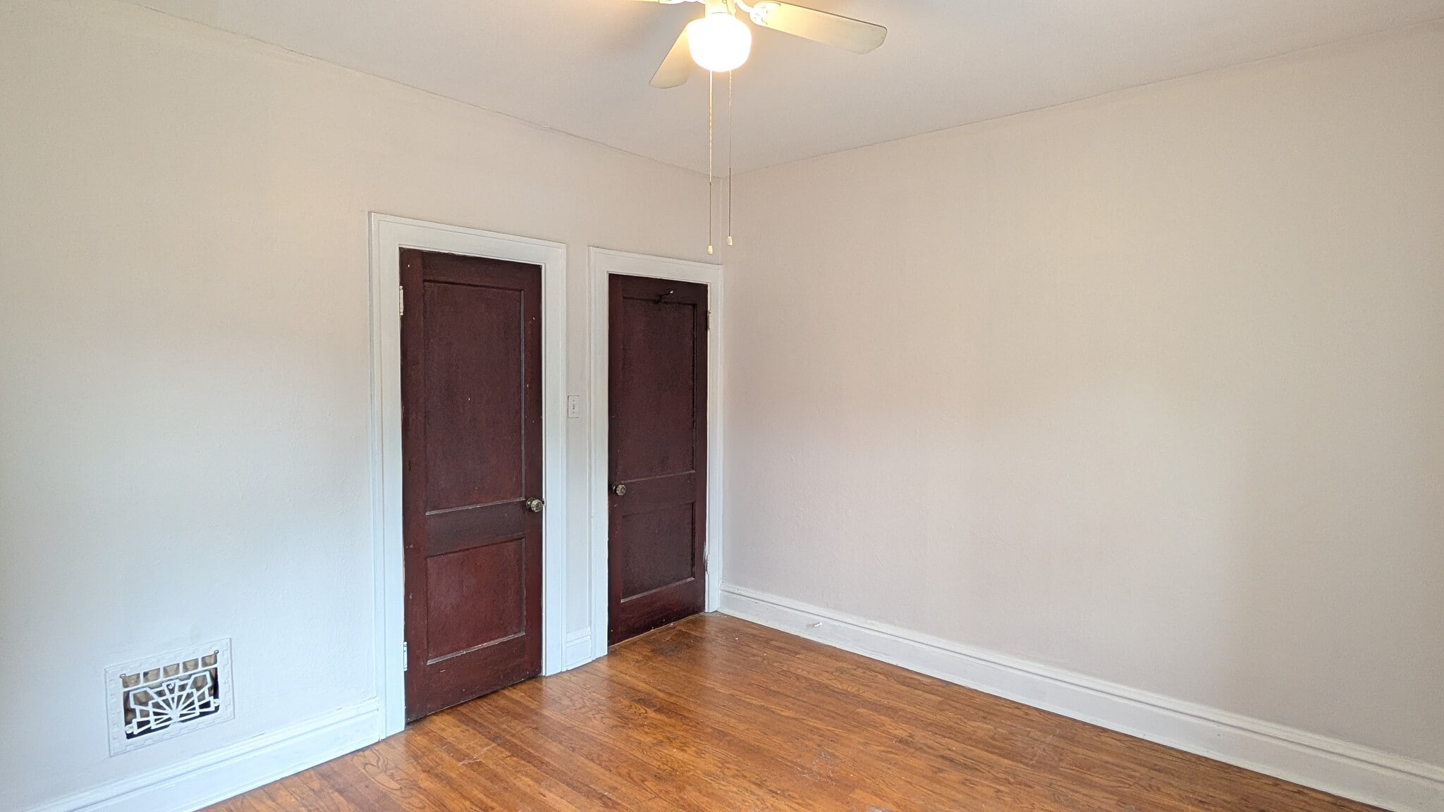 Building Photo - 5042 Mardel Ave