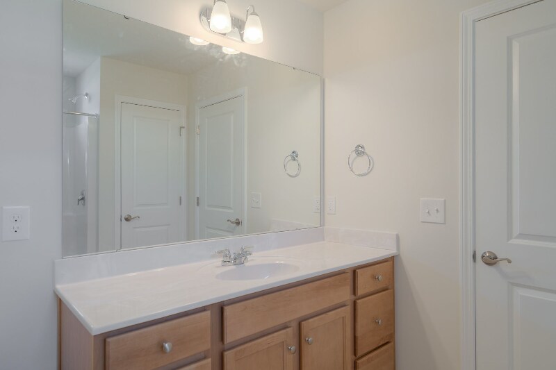 Building Photo - 505 John Adams Dr NW