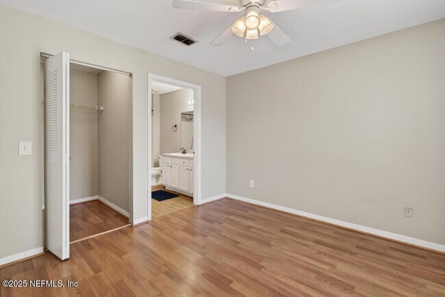 Building Photo - 13703 Richmond Park Dr N