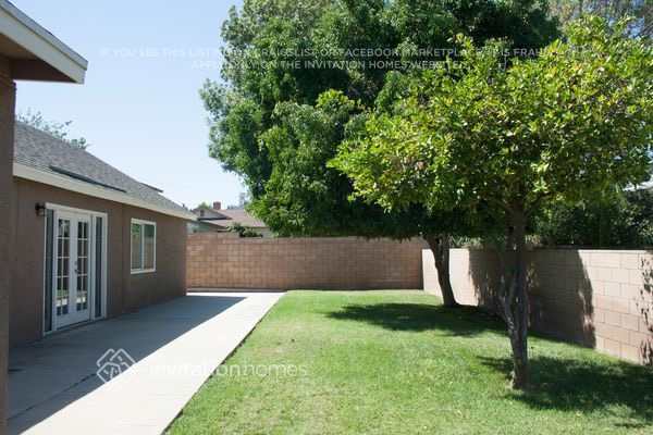 Building Photo - 5221 Dresden Pl