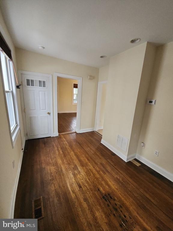 Building Photo - 2804 Christopher Ave