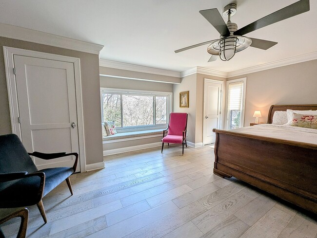 Building Photo - 1036 Heritage Vlg
