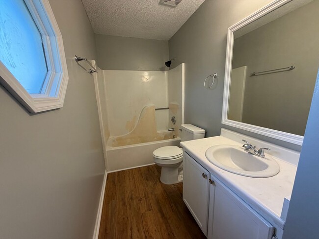 Building Photo - RENTAL HOME 3BD/2BTH