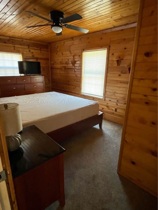 Building Photo - 1 Lakeview Dr