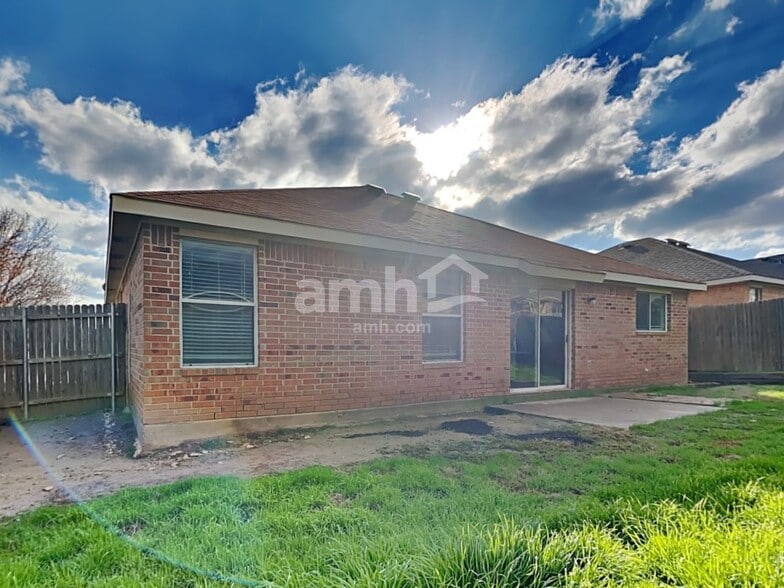 Building Photo - 4937 Diamond Trace Trl