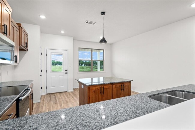 Building Photo - 105 Countryside Wy