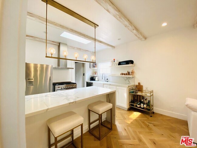 Building Photo - 8062 Waring Ave