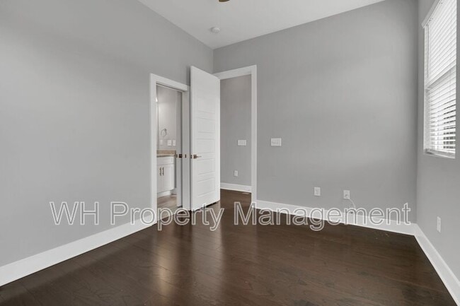 Building Photo - 2501 Scovel St