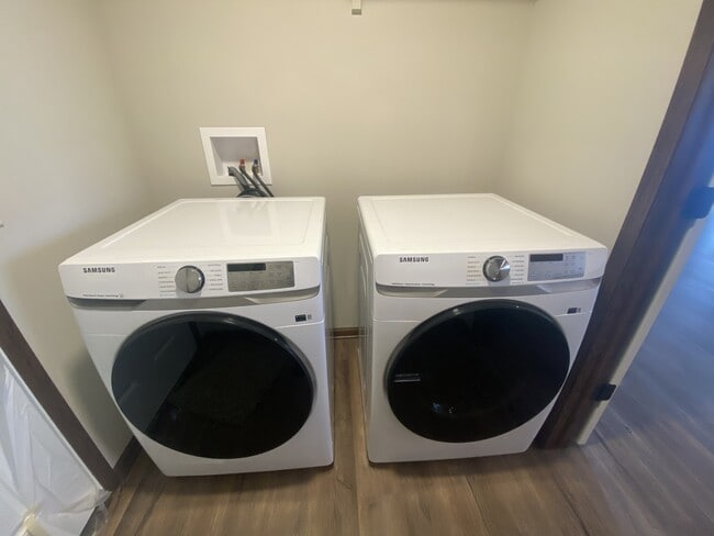 Building Photo - 134 Samuel Ave