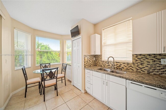 Building Photo - 12543 SW 119th Pl