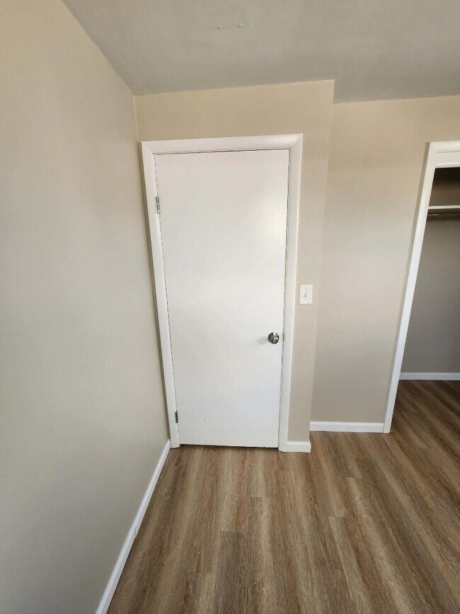 Building Photo - 1654 Abbott Rd