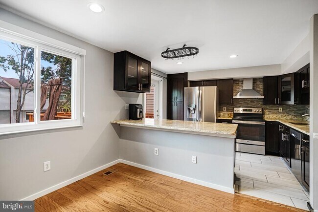 Building Photo - 5376 Harbor Ct Dr