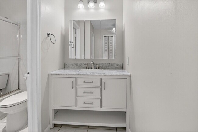 Building Photo - 4944 Equestrian Cir