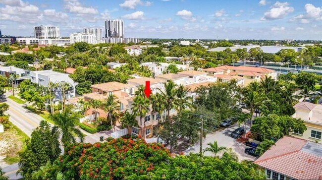 Building Photo - 601 NE 11th Ave