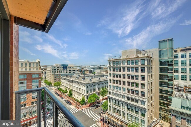 Building Photo - 616 E Street NW Unit 1118