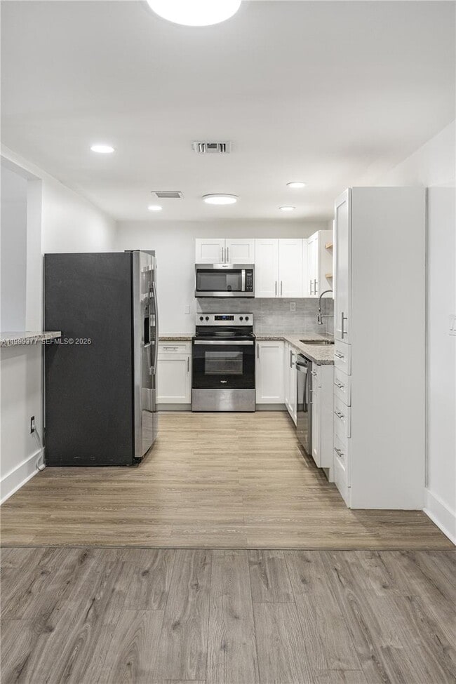 Building Photo - 7031 SW 27th Ct