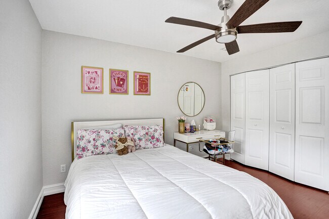 Building Photo - 8876 Sandy Crest Ln
