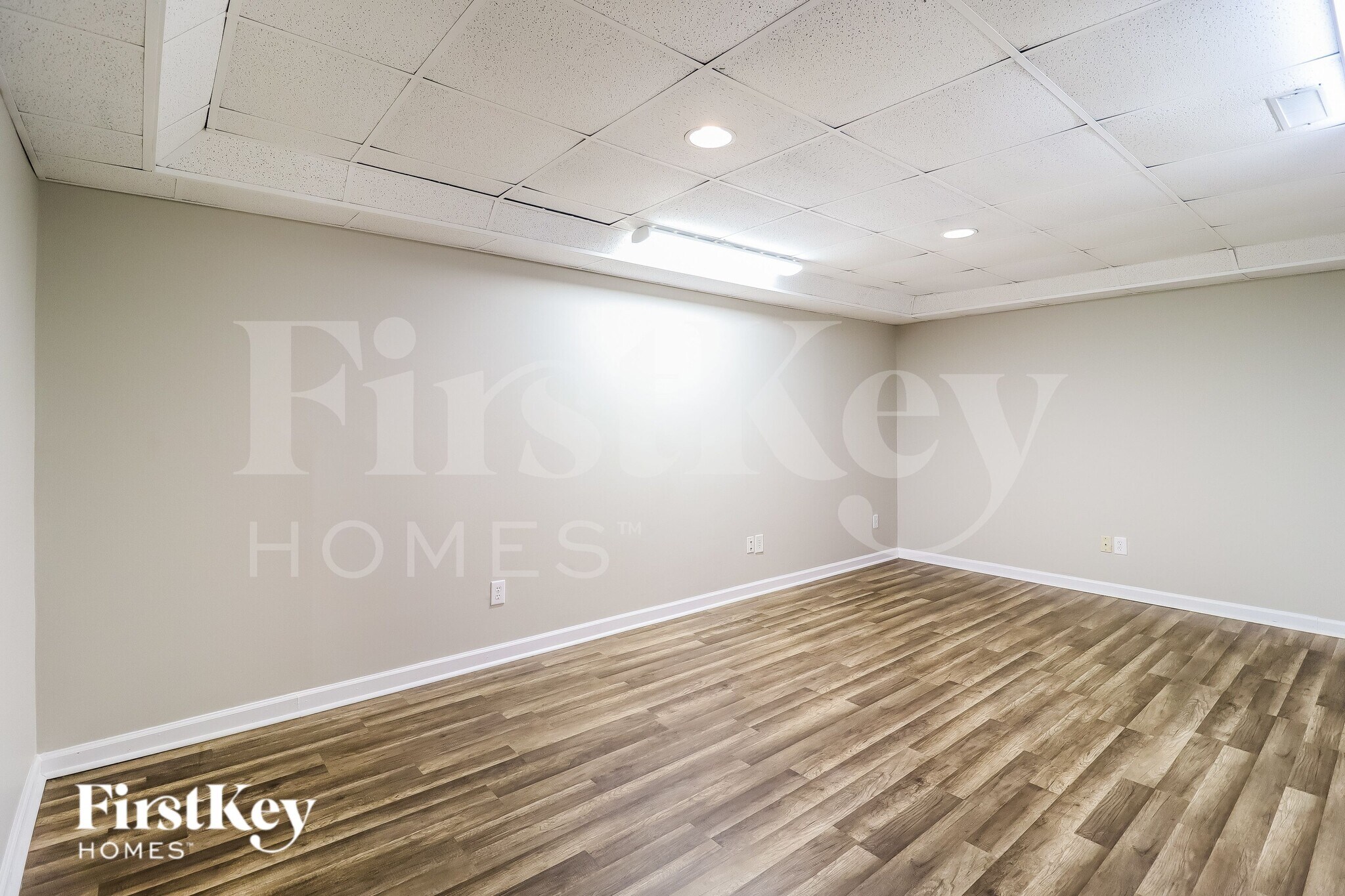 Building Photo - 1513 Oak Park Dr