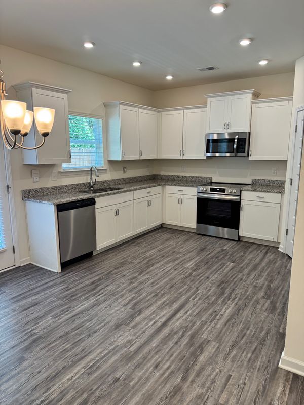 Building Photo - 127 Sawgrass Dr