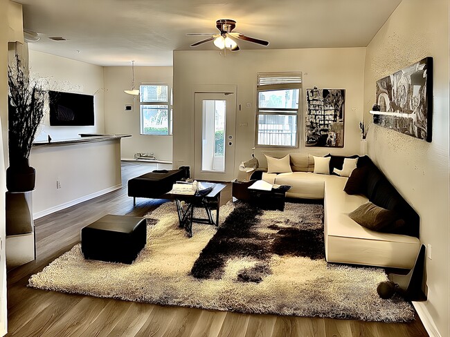 Primary Photo - 1307 Priory Cir