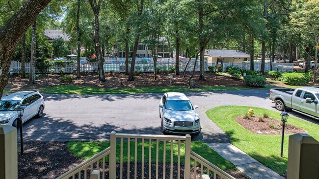 Building Photo - 14 Stillwood Dr