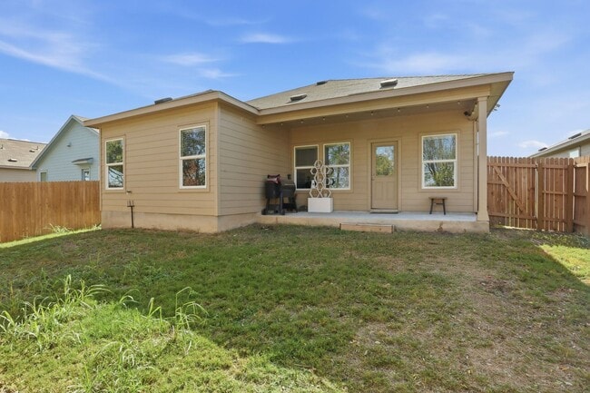 Building Photo - New Construction 3 bed 2 bath home available near Lackland AFB! Move in January!