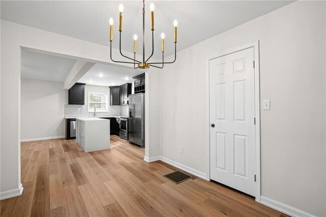 Building Photo - 1467 Ryan St SW