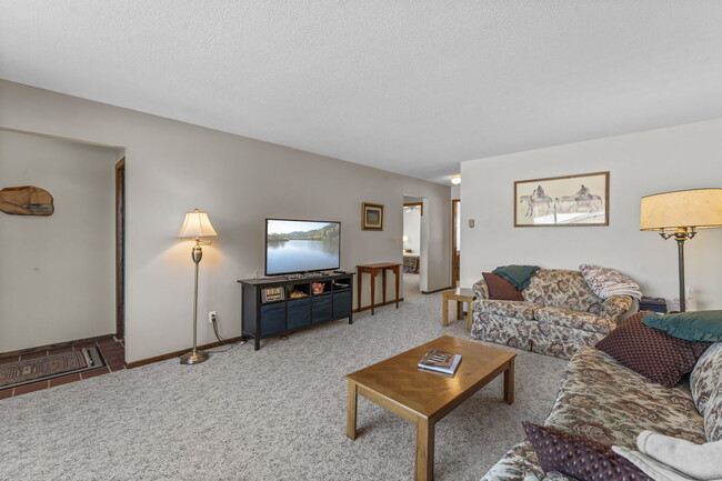 Building Photo - 4214 Xenia Ave N