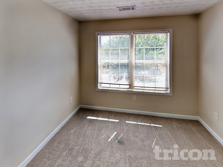 Building Photo - 1047 Wedgewood Ct NE