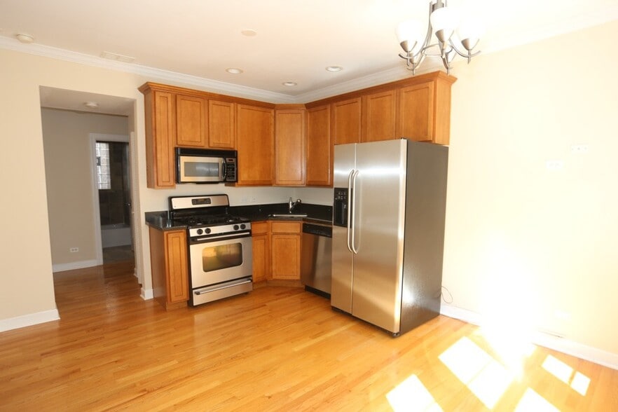 Building Photo - 3257 N Clifton Ave