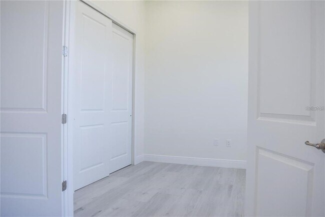 Building Photo - 163 Blazing Star Ave