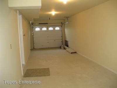 Building Photo - 3 br, 2.5 bath House - 3035 Center Rd