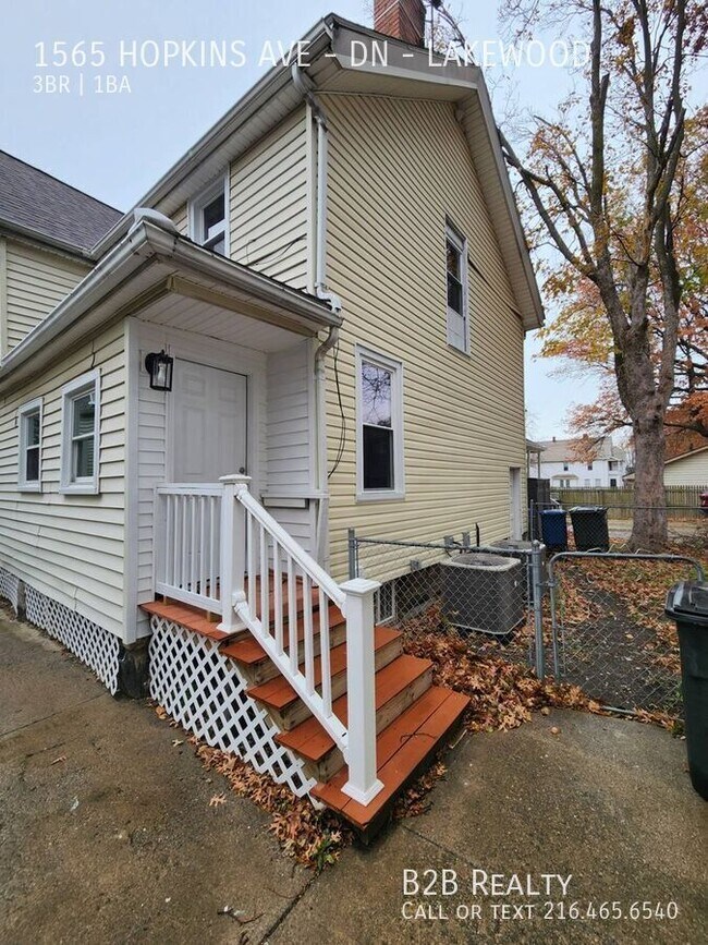 Building Photo - 1565 Hopkins Ave