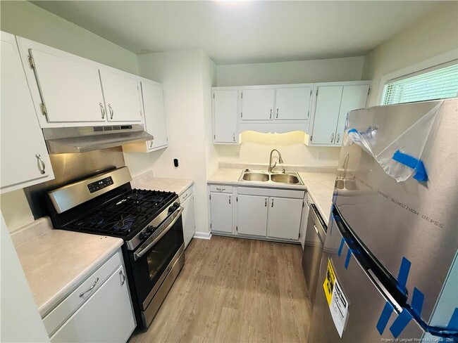 Building Photo - 718 Dwain Dr