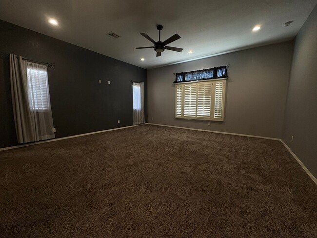 Building Photo - EASTSIDE HOME FOR RENT IN "THE TIERRAS"