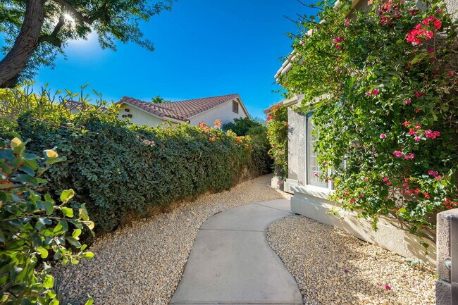 Building Photo - 45809 Crosswater St