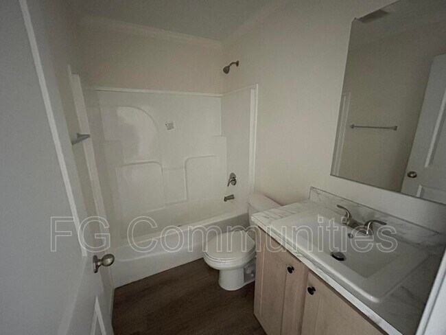 Building Photo - 116 Gypsy Dr