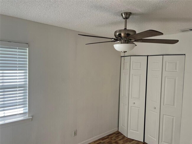 Building Photo - 3366 Cloverplace Dr