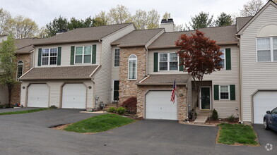 Building Photo - 45 Bristol Ct