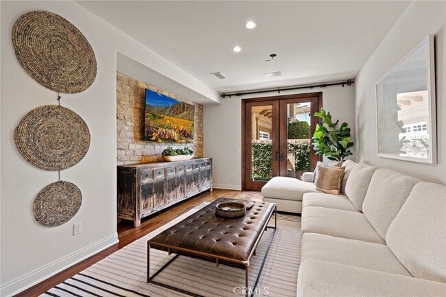 Building Photo - 5 Via Monarca St