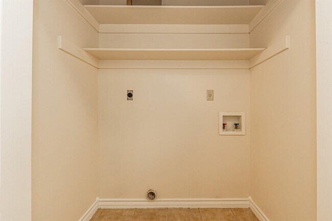 Building Photo - 9804 Cantera Ct