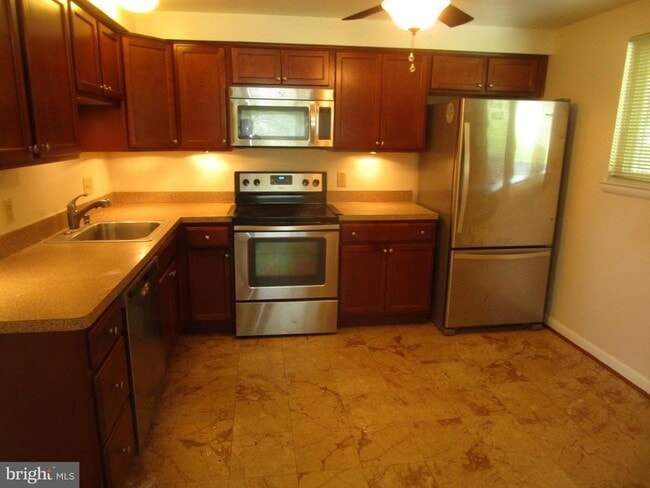 Building Photo - 5606 Devon Ct
