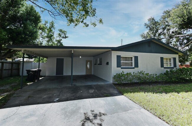 Building Photo - 800 Gaston Foster Rd