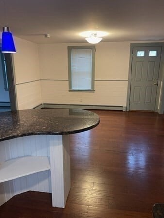 Building Photo - 793 Country Way