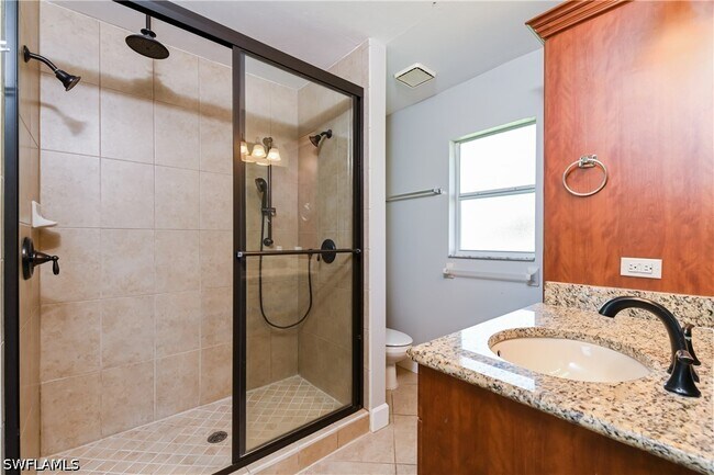 Building Photo - 929 SW 31st St