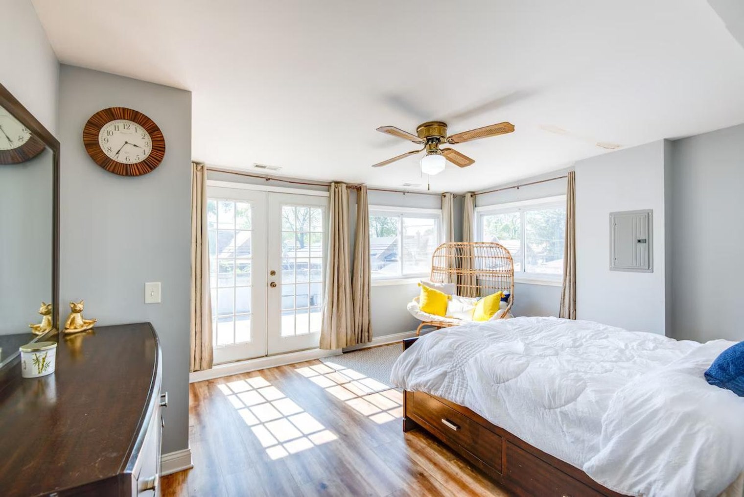 Building Photo - 8136 S Kedzie Ave