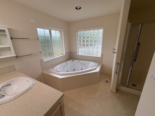 Building Photo - 1714 Baker View Court