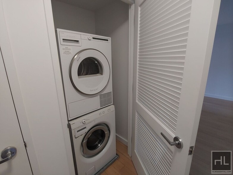 Building Photo - East 39th Street