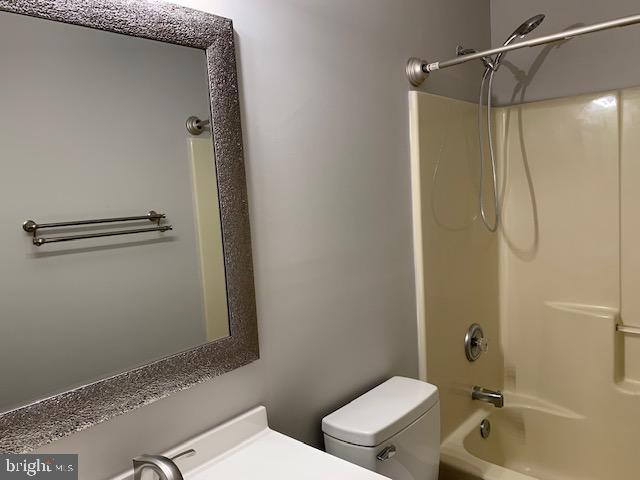 Building Photo - 8717 Forest Glen Cir